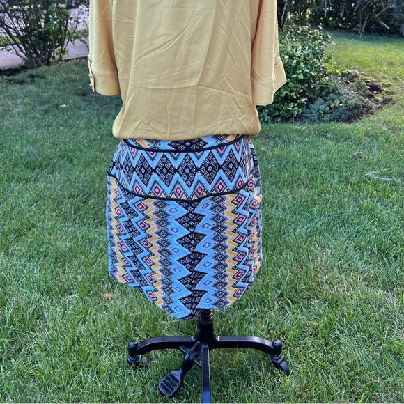 Geometric design skirt - Picture 7 of 8